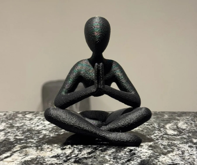 ESCULTURA MEDITANDO